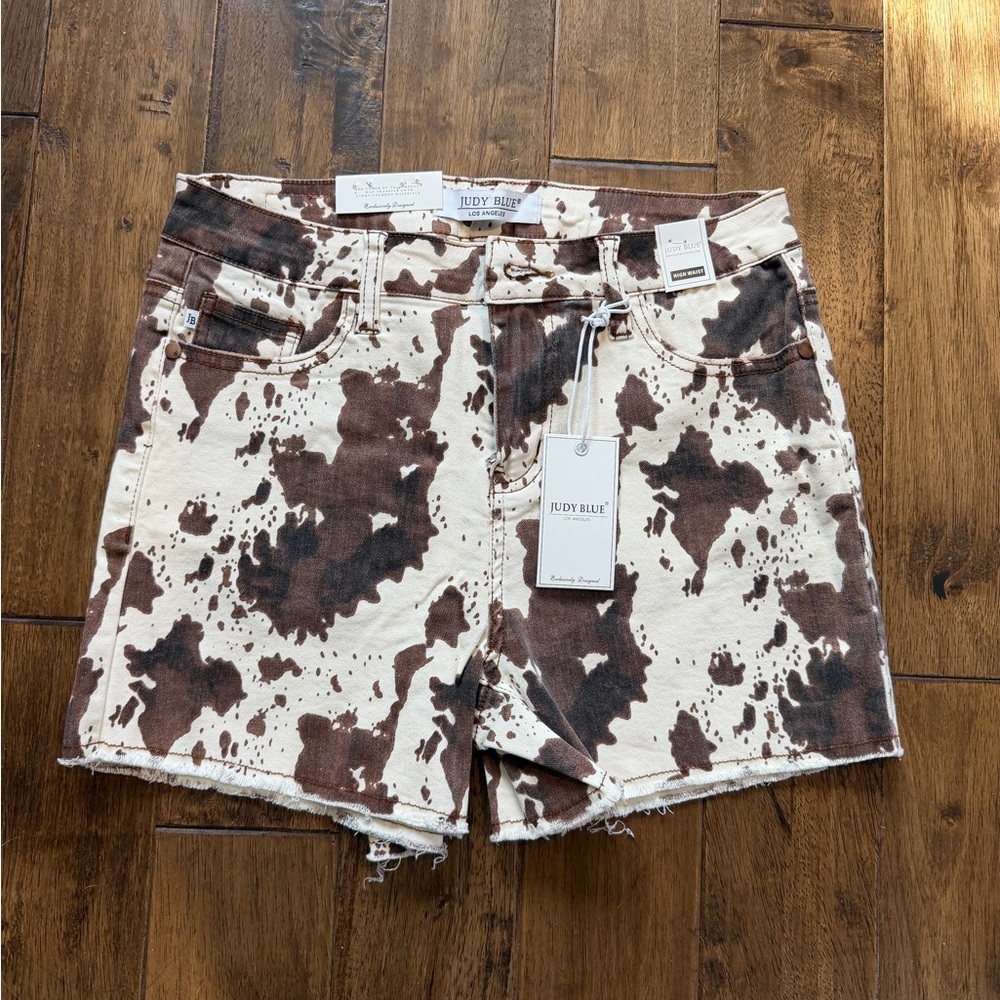 Judy Blue Women's Tan and Brown Patterned Jean Shorts